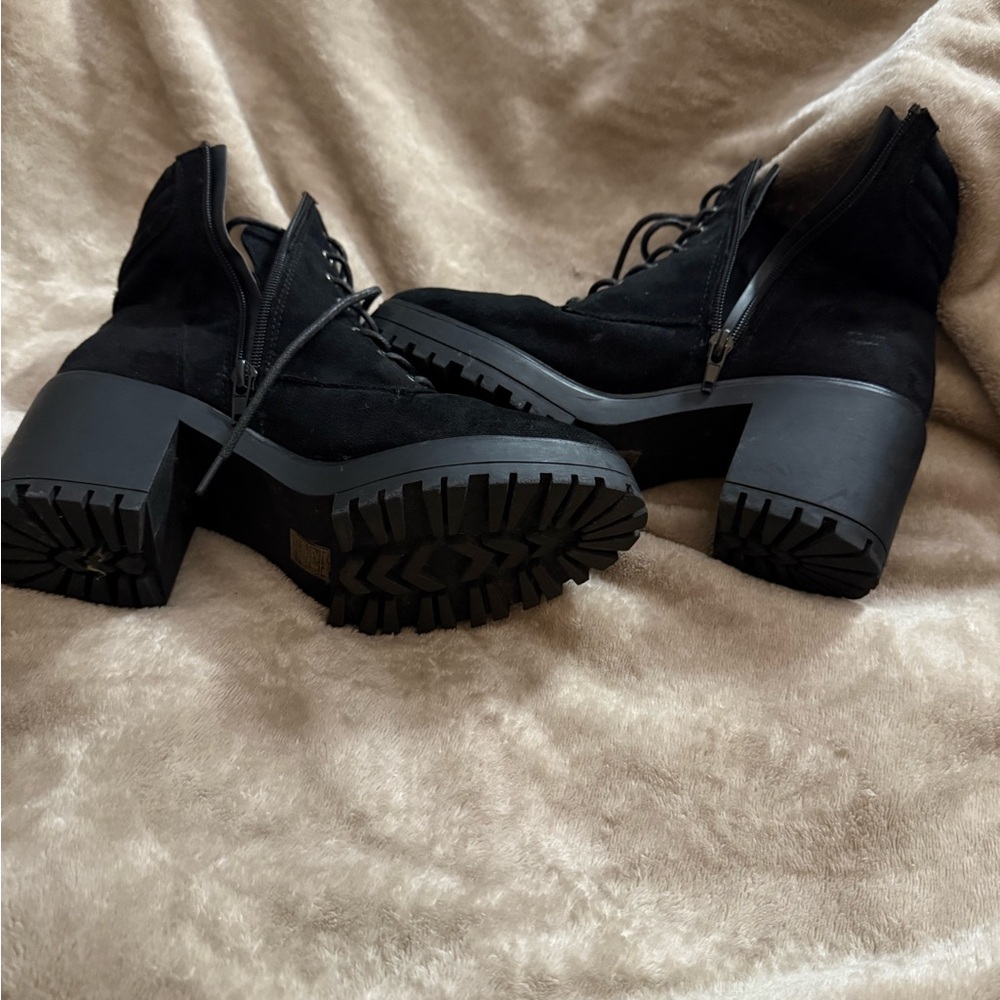 Boohoo Women's Lace Up Chunky Combat Boots - Black 8.5 - Picture 6 of 13